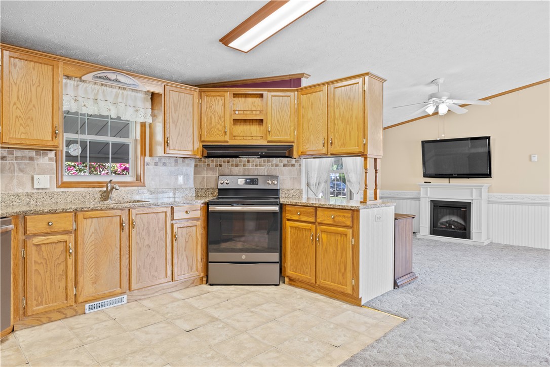 33 Lane F Coventry, RI 02816 - Photo 8 of 32 Gallery Image 8