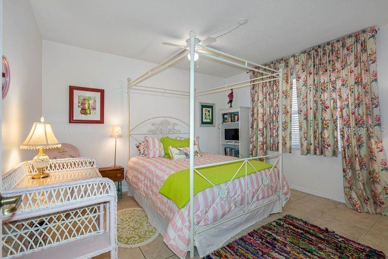 16550 Gulf Boulevard, Unit 545 North Redington Beach, FL 33708 - Photo 29 of 64 a living room with a couch and a table