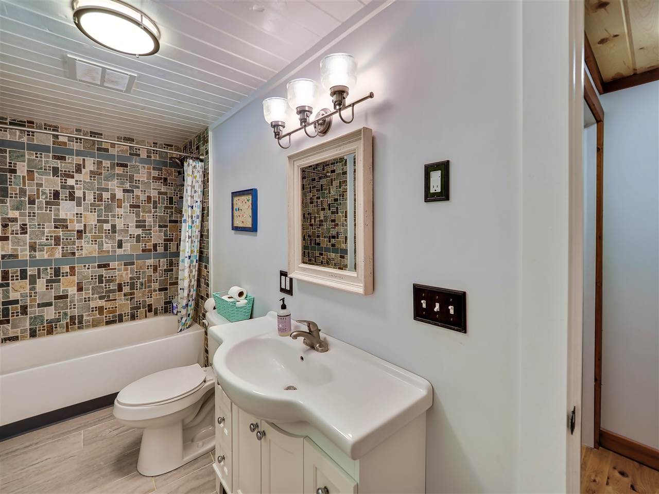 6758 South Maple City Road Maple City, MI 49664 - Photo 23 of 40 1865782-22.JPG
