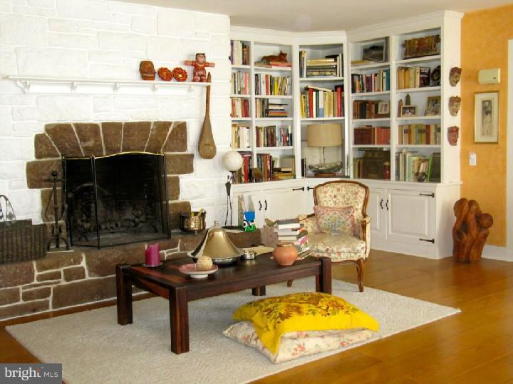 1654 Pughtown Road Phoenixville, PA 19460 - Photo 4 of 23 Great Room