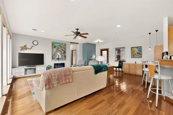 $431,900 | 185 Silver Lakes Drive, Sunset, TX 76270