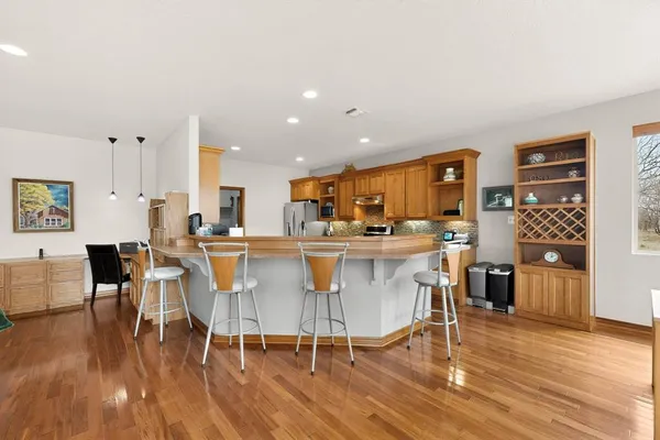 $431,900 | 185 Silver Lakes Drive, Sunset, TX 76270