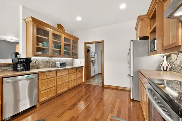 $431,900 | 185 Silver Lakes Drive, Sunset, TX 76270