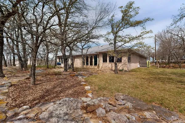 $431,900 | 185 Silver Lakes Drive, Sunset, TX 76270