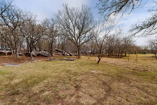 $431,900 | 185 Silver Lakes Drive, Sunset, TX 76270