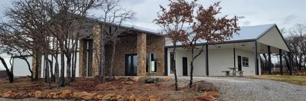 $431,900 | 185 Silver Lakes Drive, Sunset, TX 76270