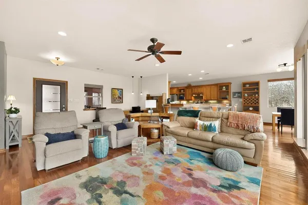 $431,900 | 185 Silver Lakes Drive, Sunset, TX 76270