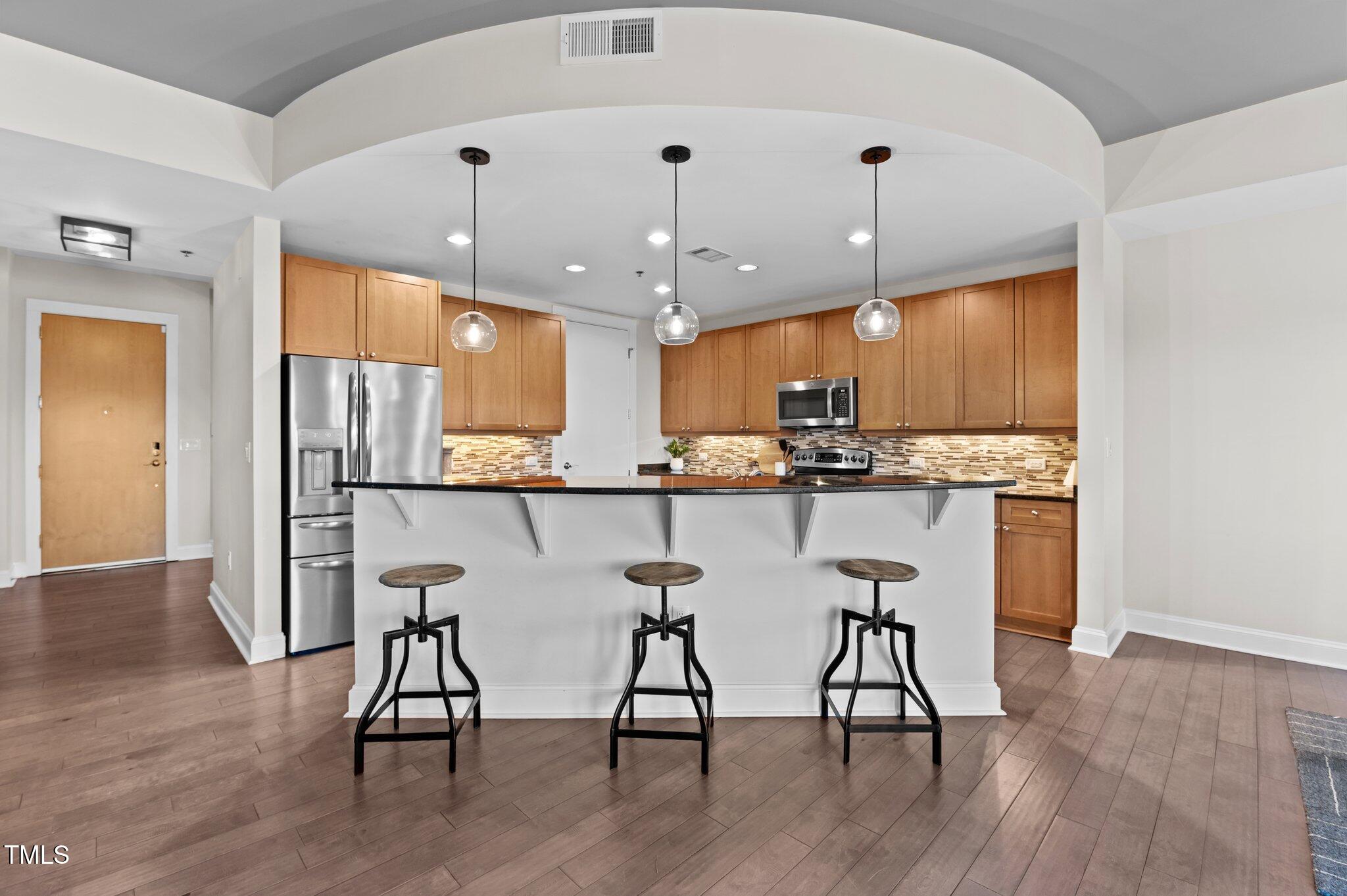 618 North Boylan Avenue, Unit 826 Raleigh, NC 27603 - Photo 3 of 37 31-web-or-mls-DSC_6092