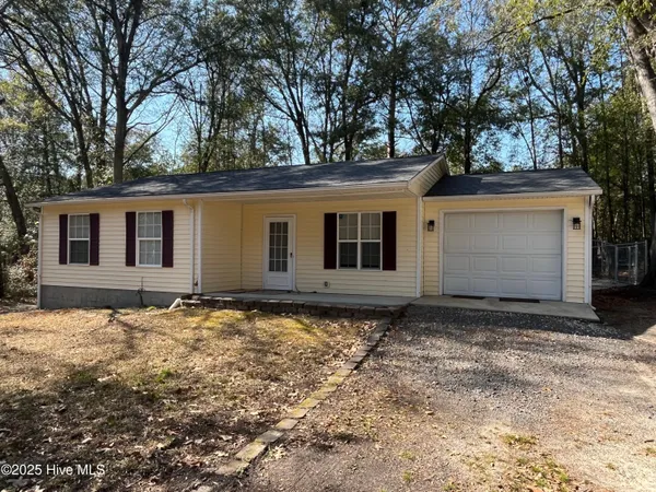 $1,700 | 907 North Sycamore Street, Aberdeen, NC 28315
