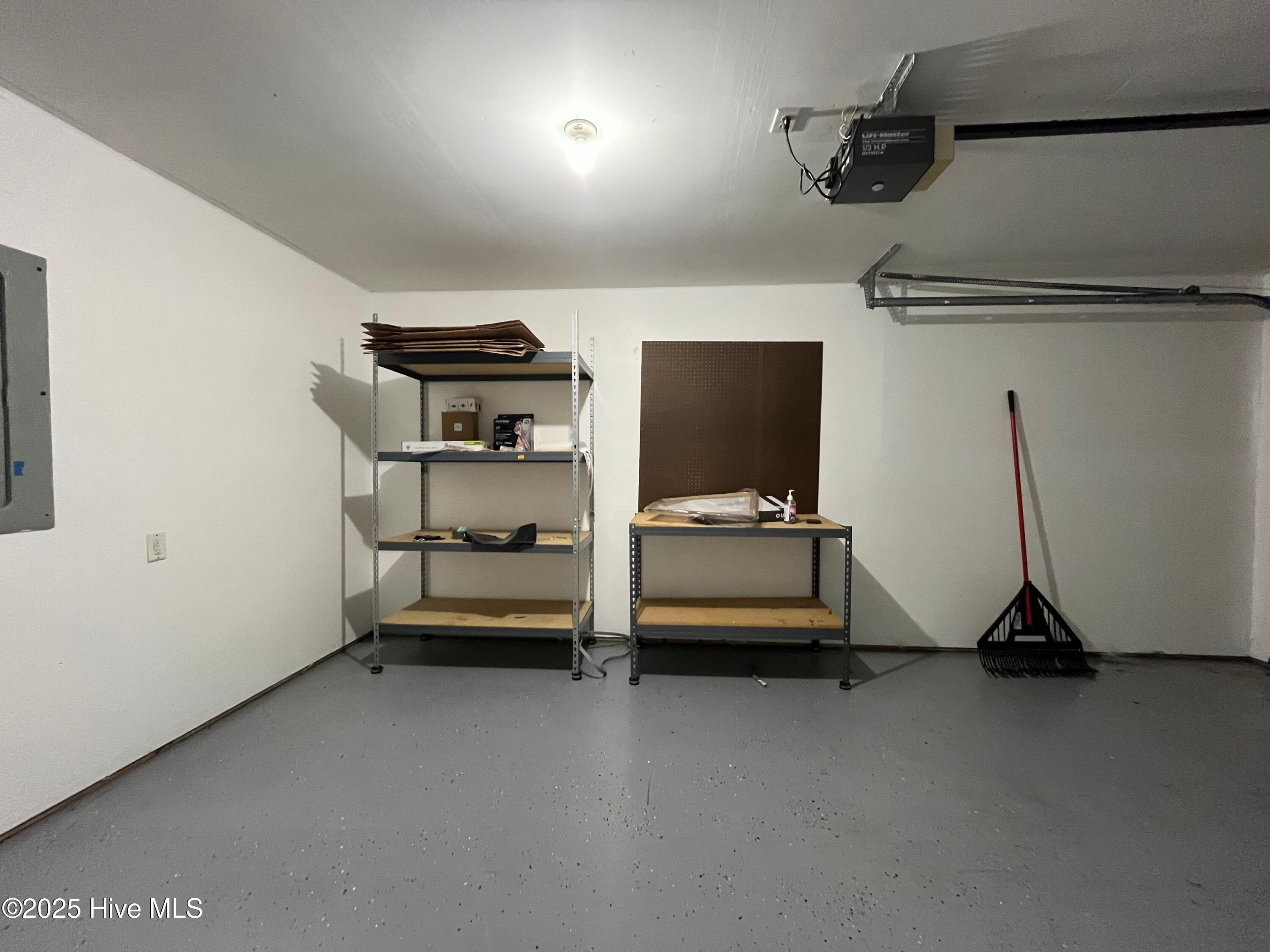 907 North Sycamore Street Aberdeen, NC 28315 - Photo 14 of 17 907 garge