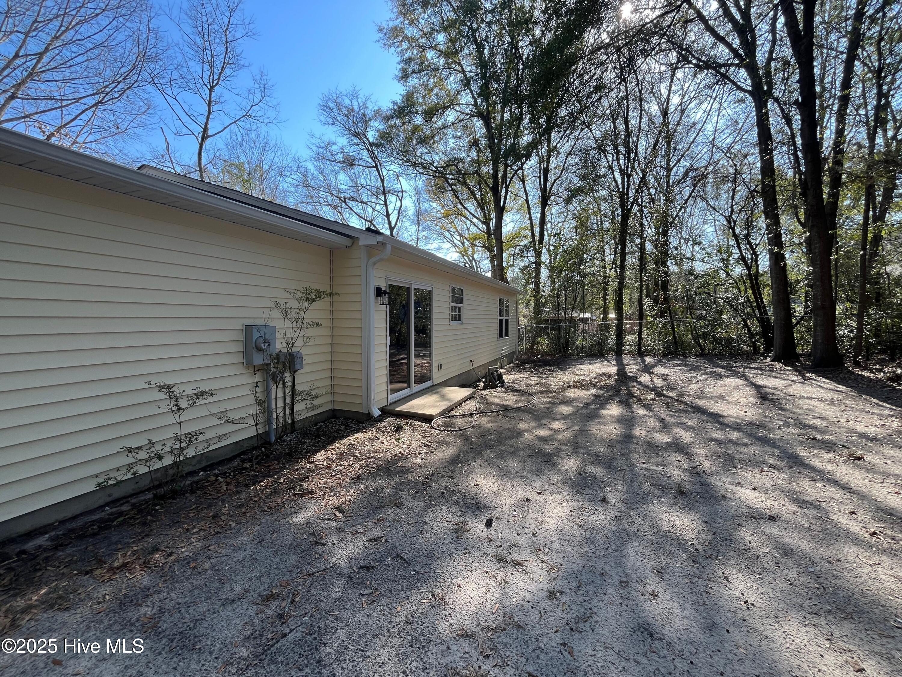 907 North Sycamore Street Aberdeen, NC 28315 - Photo 16 of 17 907 back 2
