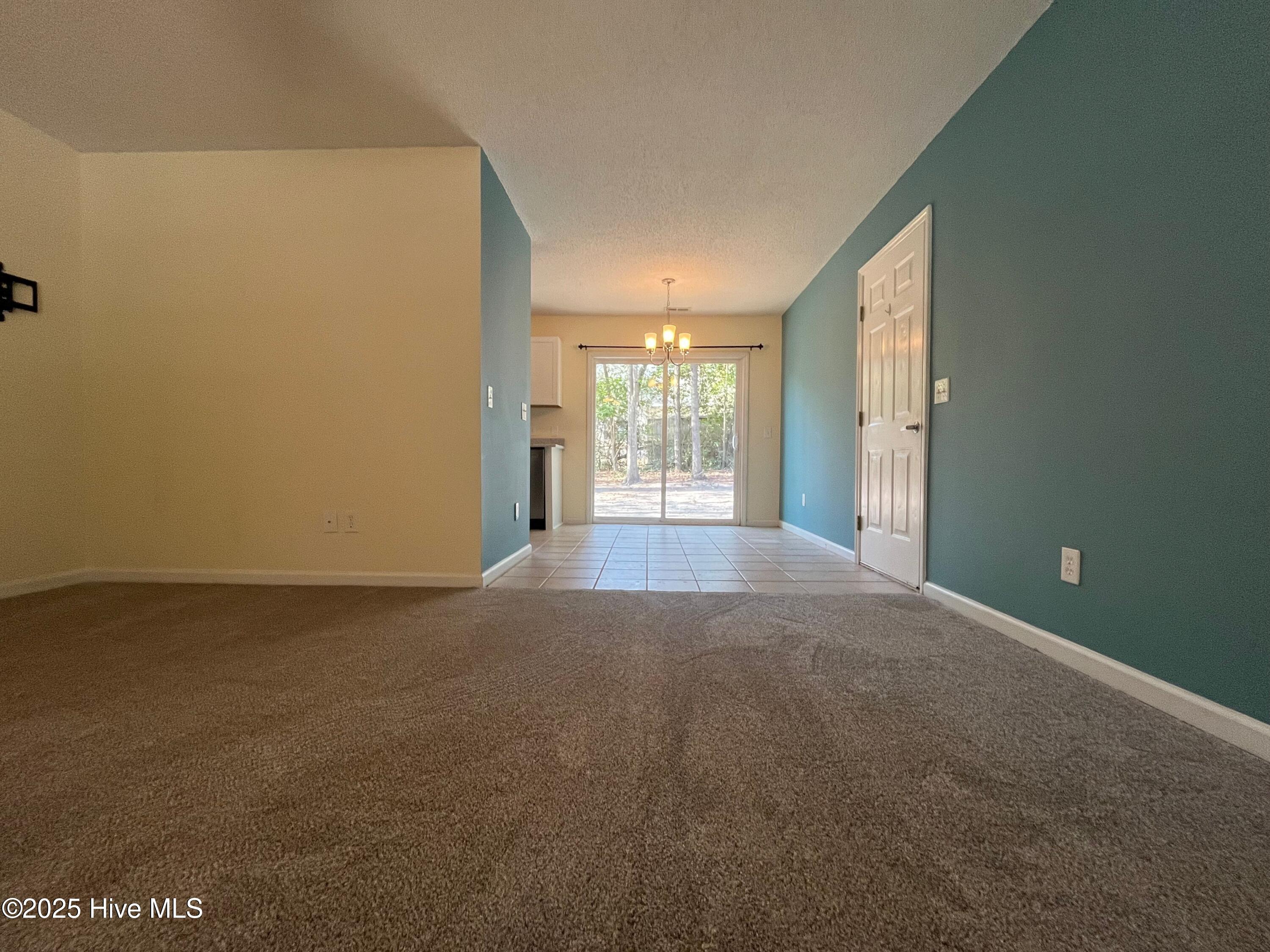 907 North Sycamore Street Aberdeen, NC 28315 - Photo 2 of 17 907 living 3