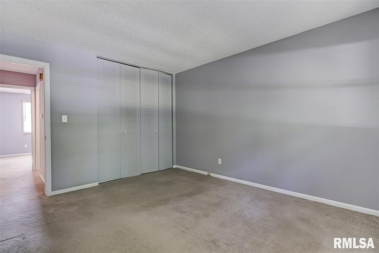 2230 East Hazel Dell Road Springfield, IL 62703 - Photo 12 of 36