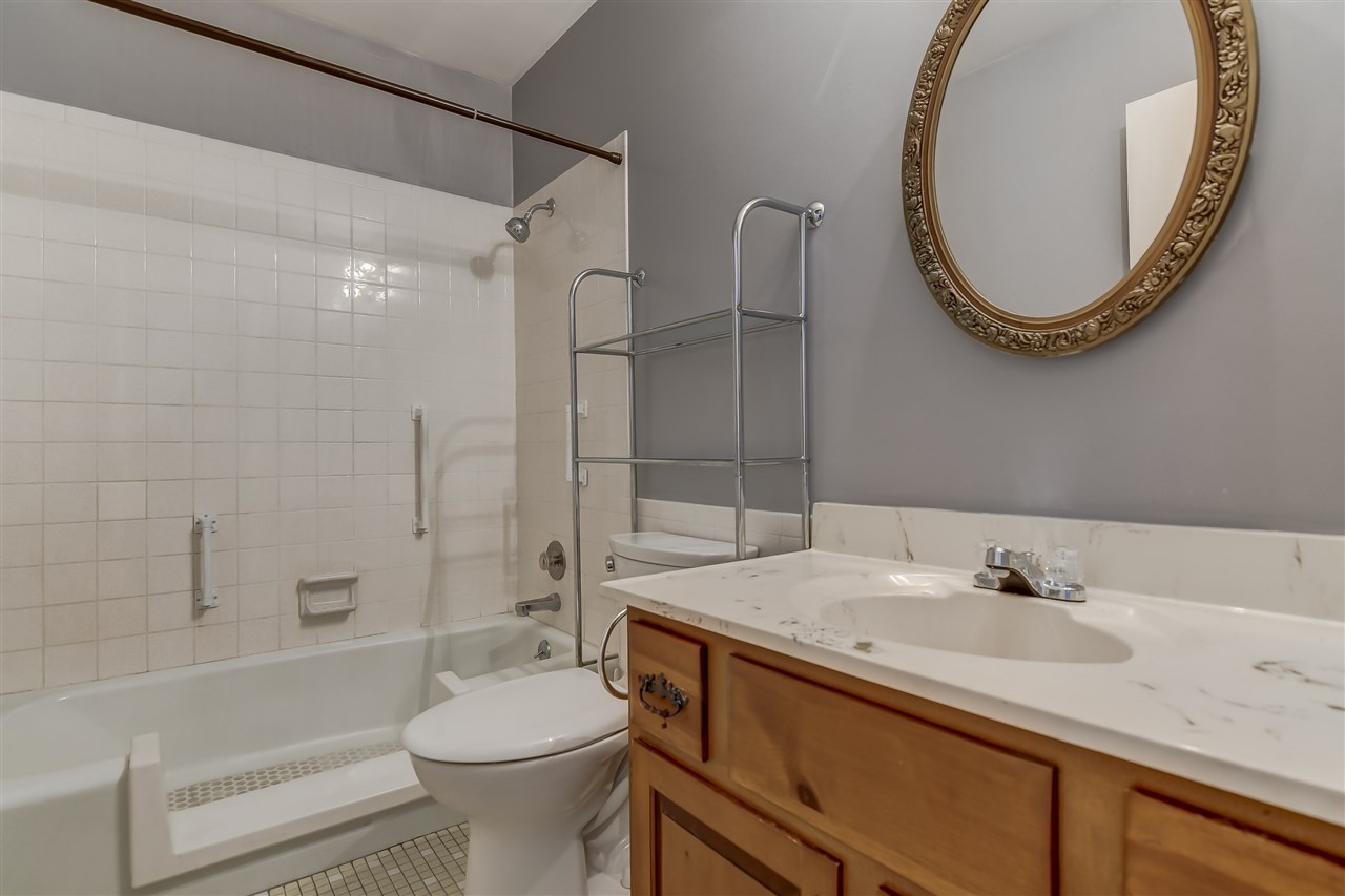 2230 East Hazel Dell Road Springfield, IL 62703 - Photo 13 of 36