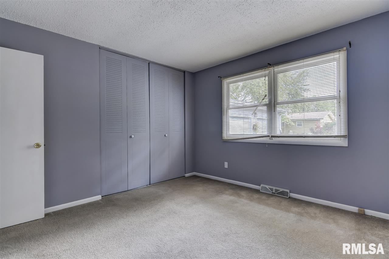 2230 East Hazel Dell Road Springfield, IL 62703 - Photo 16 of 36