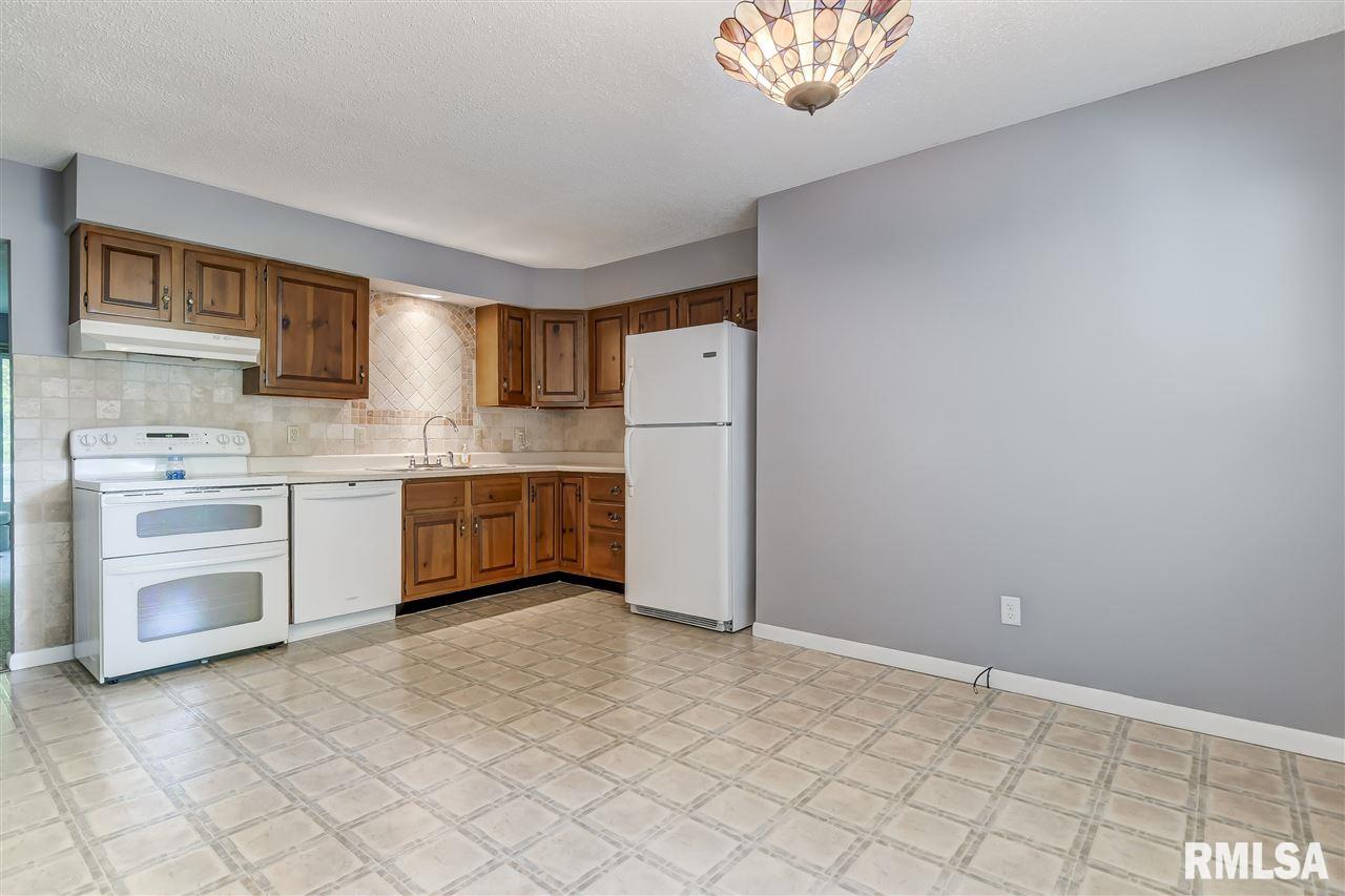 2230 East Hazel Dell Road Springfield, IL 62703 - Photo 22 of 36
