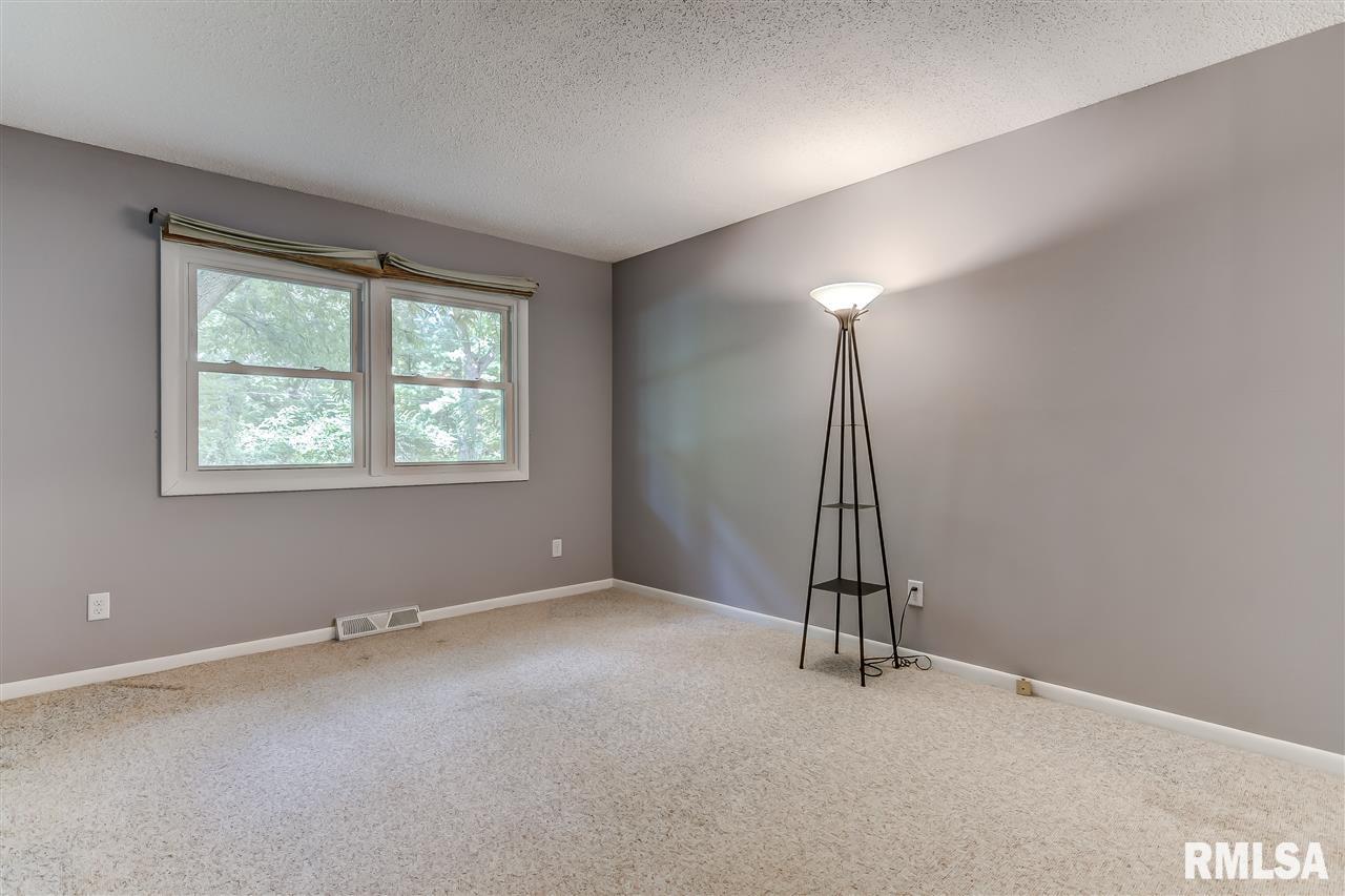 2230 East Hazel Dell Road Springfield, IL 62703 - Photo 24 of 36