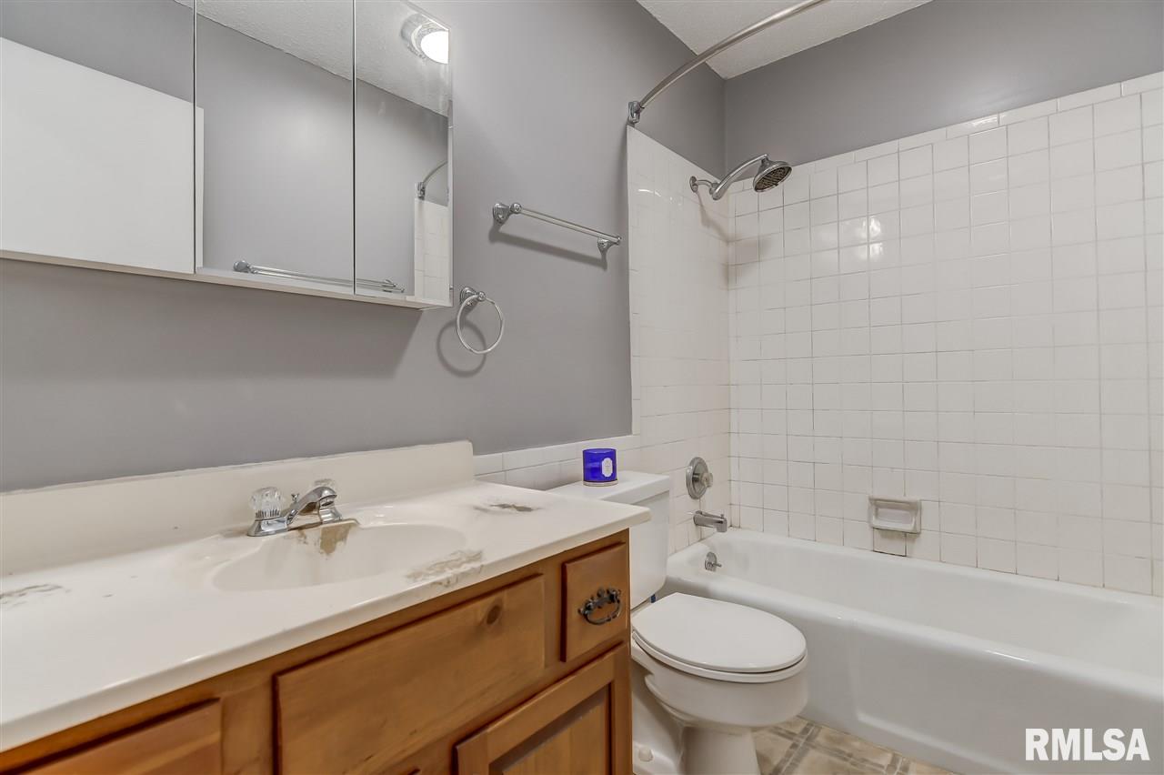 2230 East Hazel Dell Road Springfield, IL 62703 - Photo 27 of 36