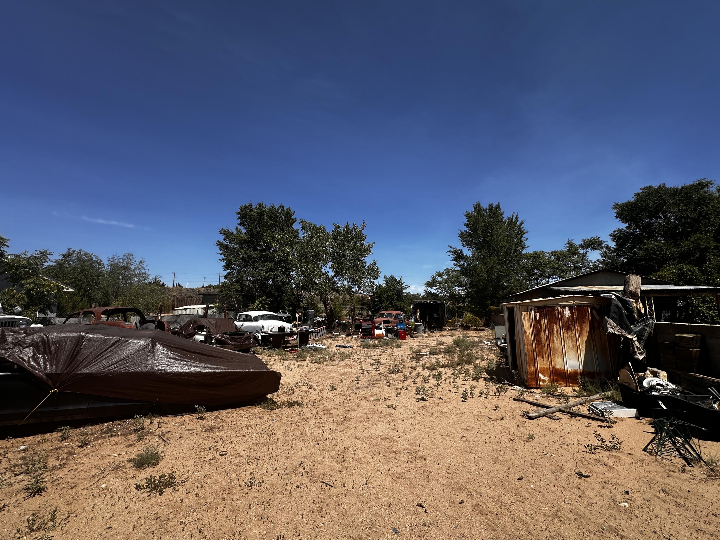 2804 Justo Road Southwest Albuquerque, NM 87105 - Photo 4 of 23 Gallery Image 4