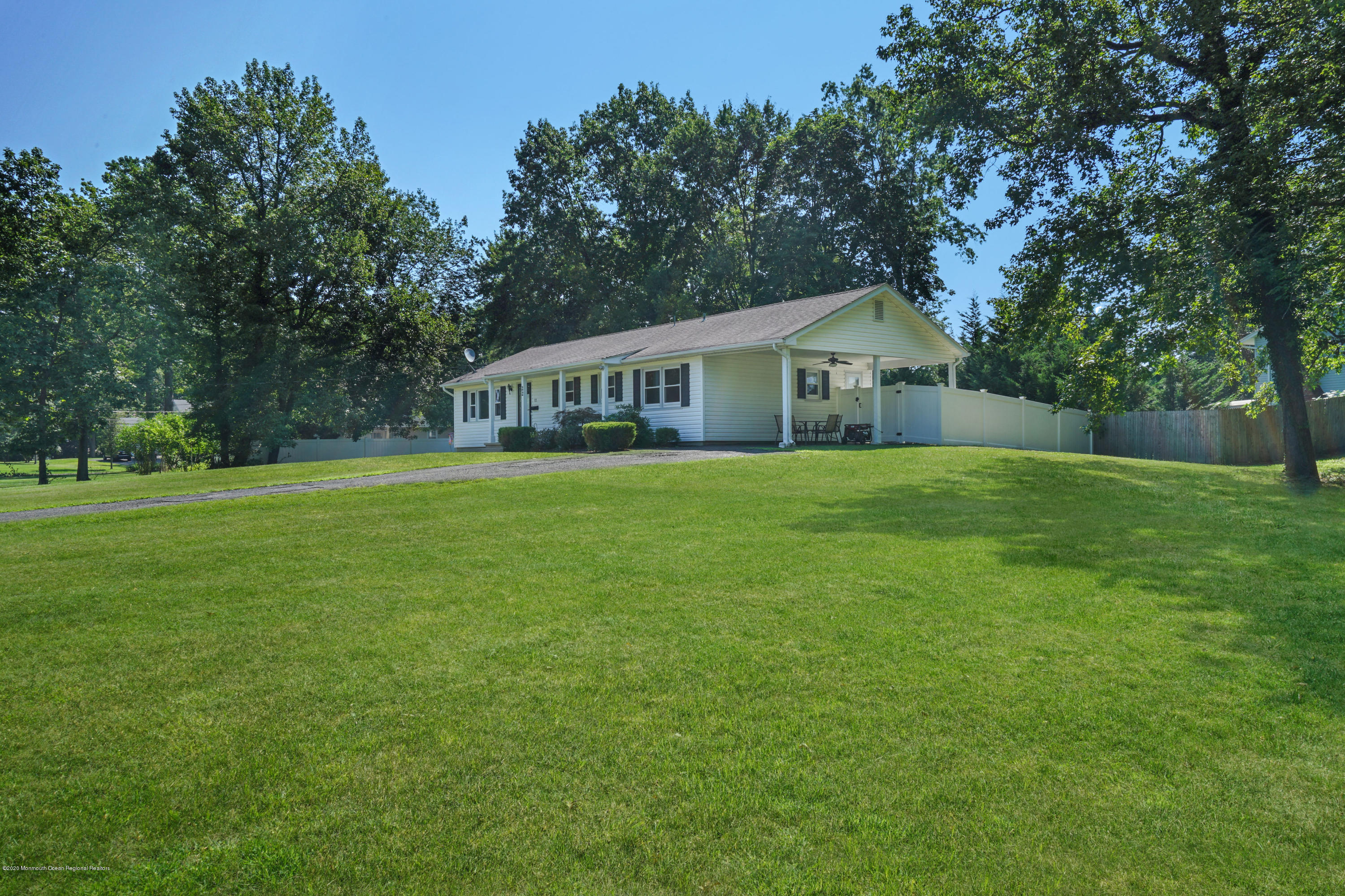 22 Tarrytown Road Manalapan, NJ 07726 - Photo 3 of 33 004_dsc09680_grass