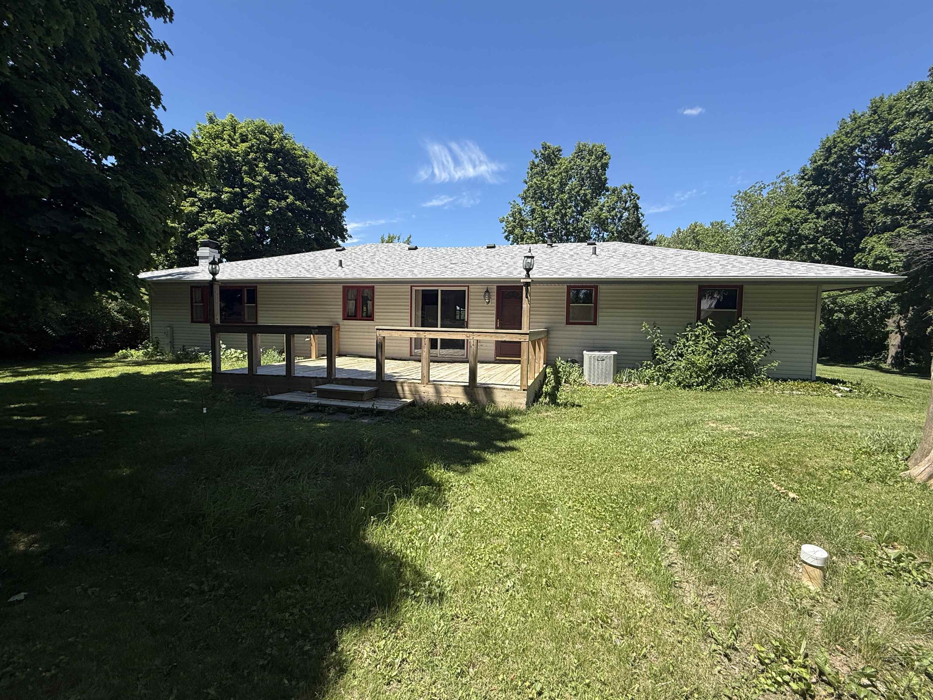 4975 Blackhawk Road Rockford, IL 61109 - Photo 3 of 26