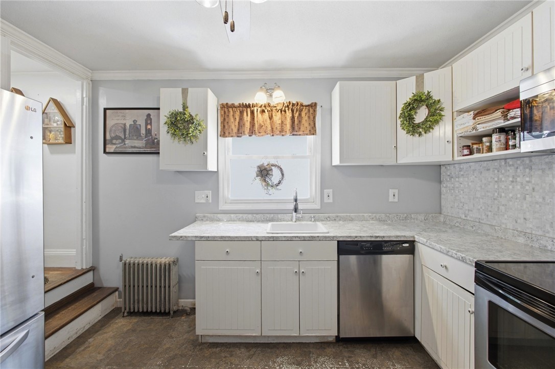 55 Edison Street Warwick, RI 02889 - Photo 10 of 28