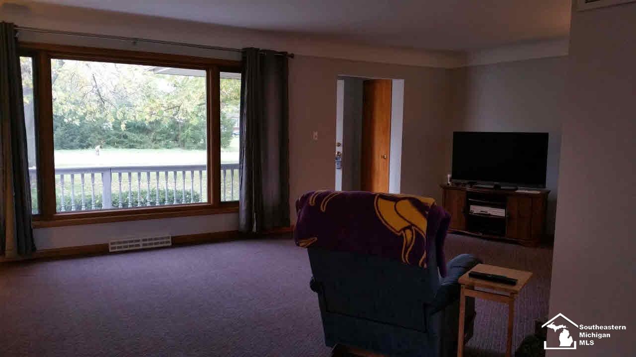 3950 East Dunbar Road Monroe, MI 48161 - Photo 6 of 18 20451636-5.JPG