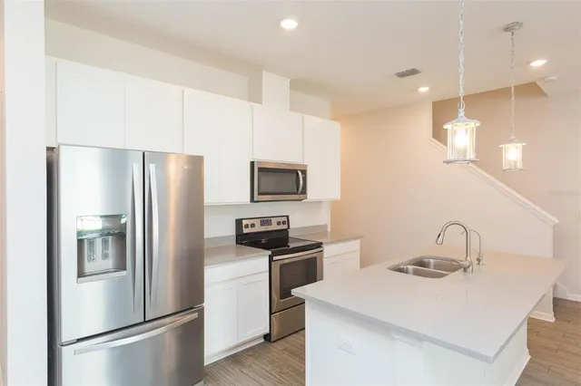 $3,000 | 1119 Lady Gouldian Court, Tampa, FL 33613