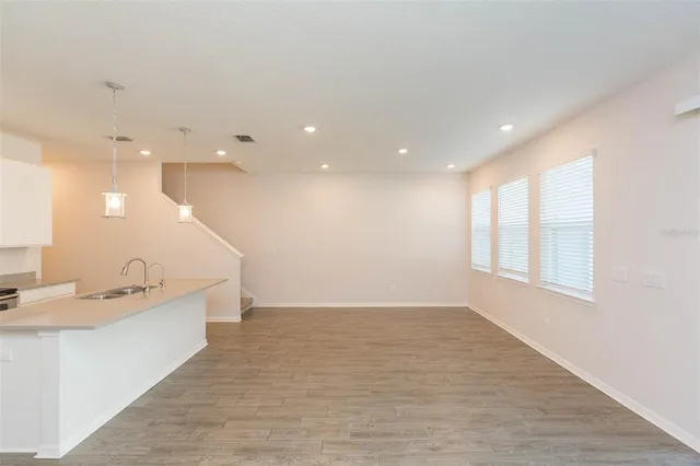 $3,000 | 1119 Lady Gouldian Court, Tampa, FL 33613