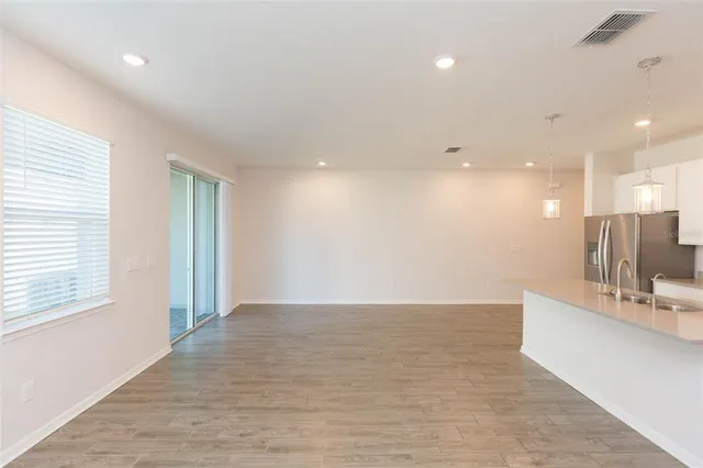 $3,000 | 1119 Lady Gouldian Court, Tampa, FL 33613