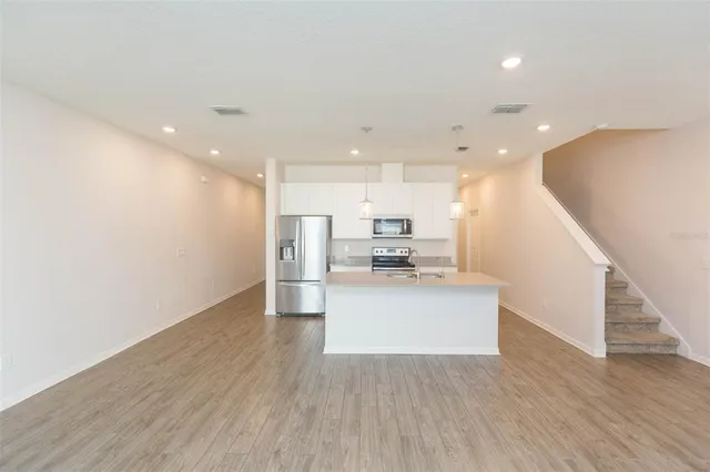 $3,000 | 1119 Lady Gouldian Court, Tampa, FL 33613