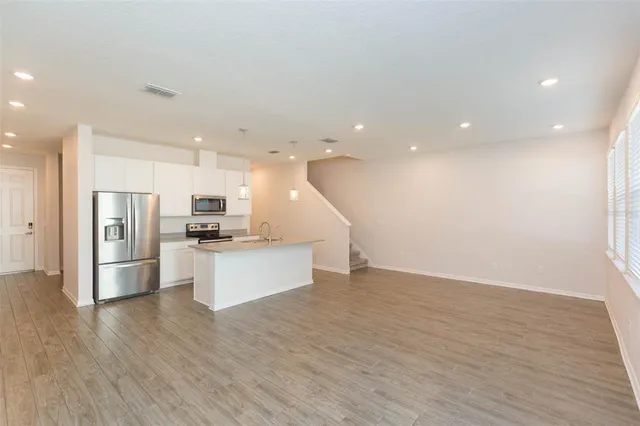 $3,000 | 1119 Lady Gouldian Court, Tampa, FL 33613