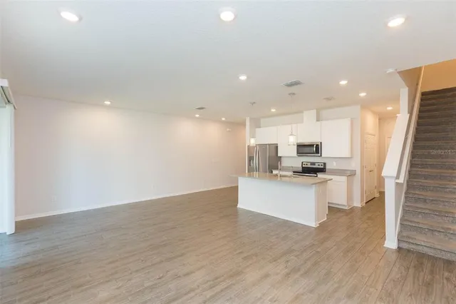 $3,000 | 1119 Lady Gouldian Court, Tampa, FL 33613