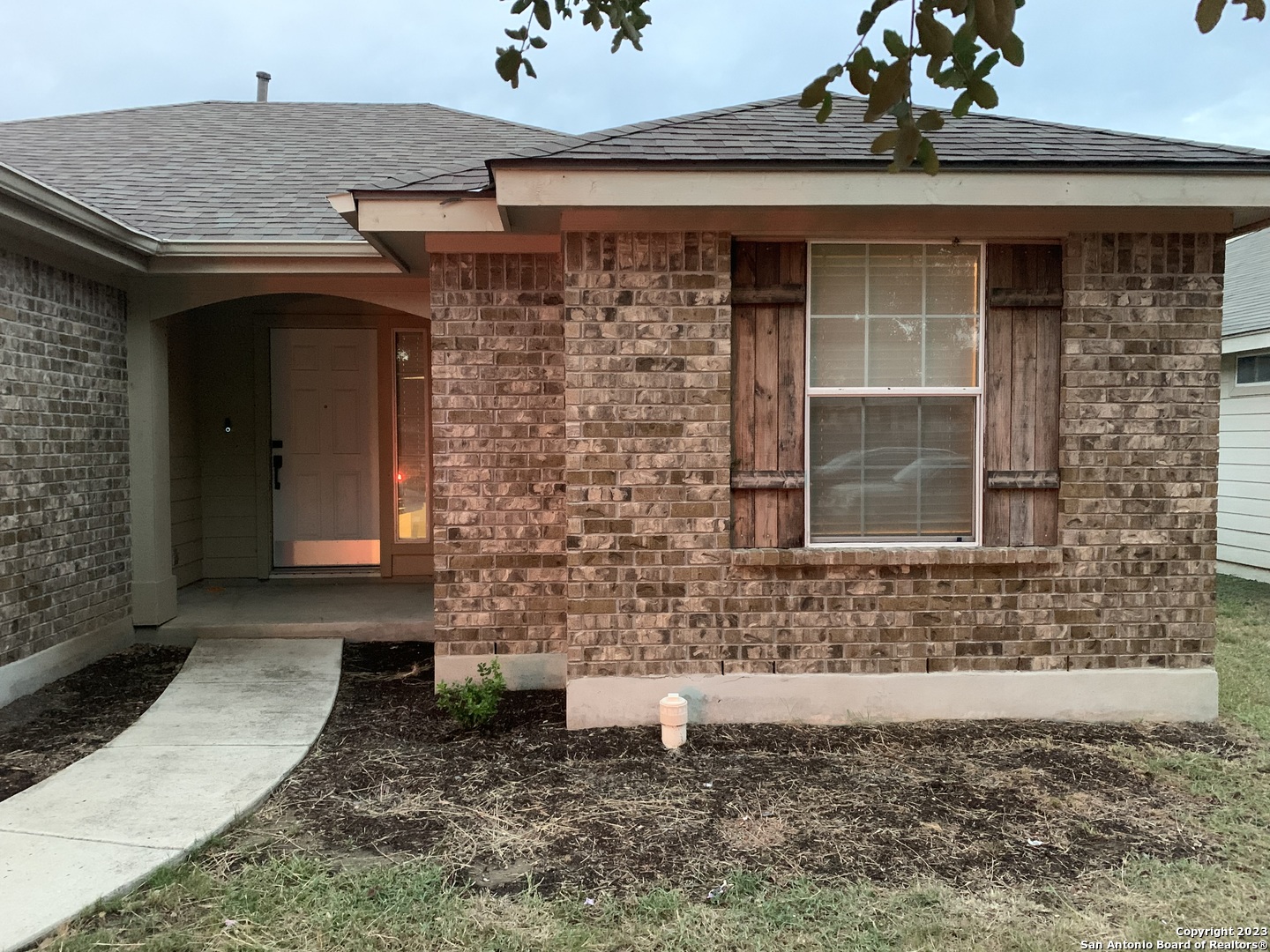 4618 Everett Loop Converse, TX 78109 - Photo 3 of 20 a front view of a house