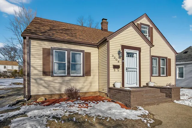 $200,000 | 3308 California Road, Rockford, IL 61108