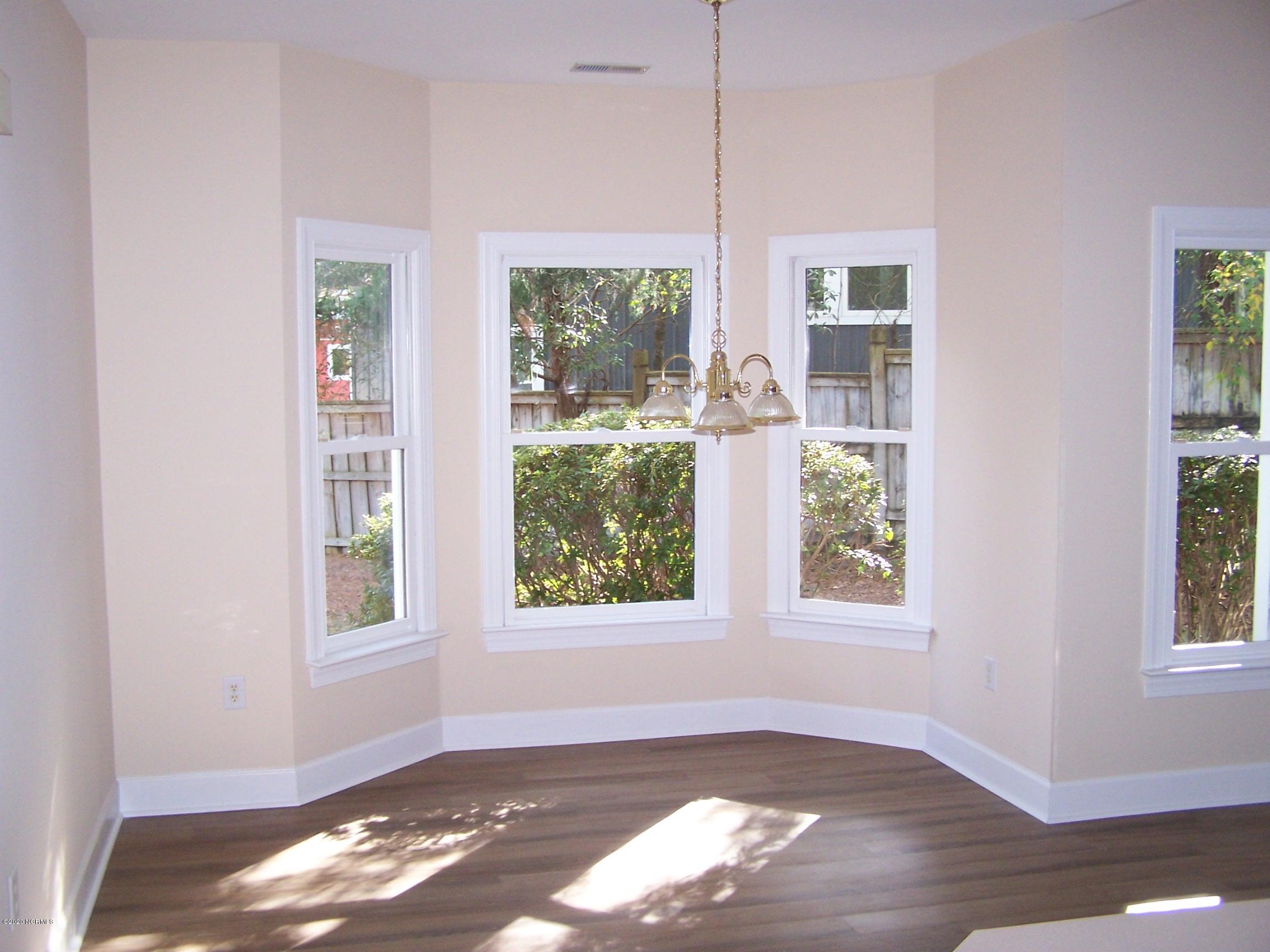 5634 Shell Rd Village Drive Wilmington, NC 28403 - Photo 4 of 19 101_6636