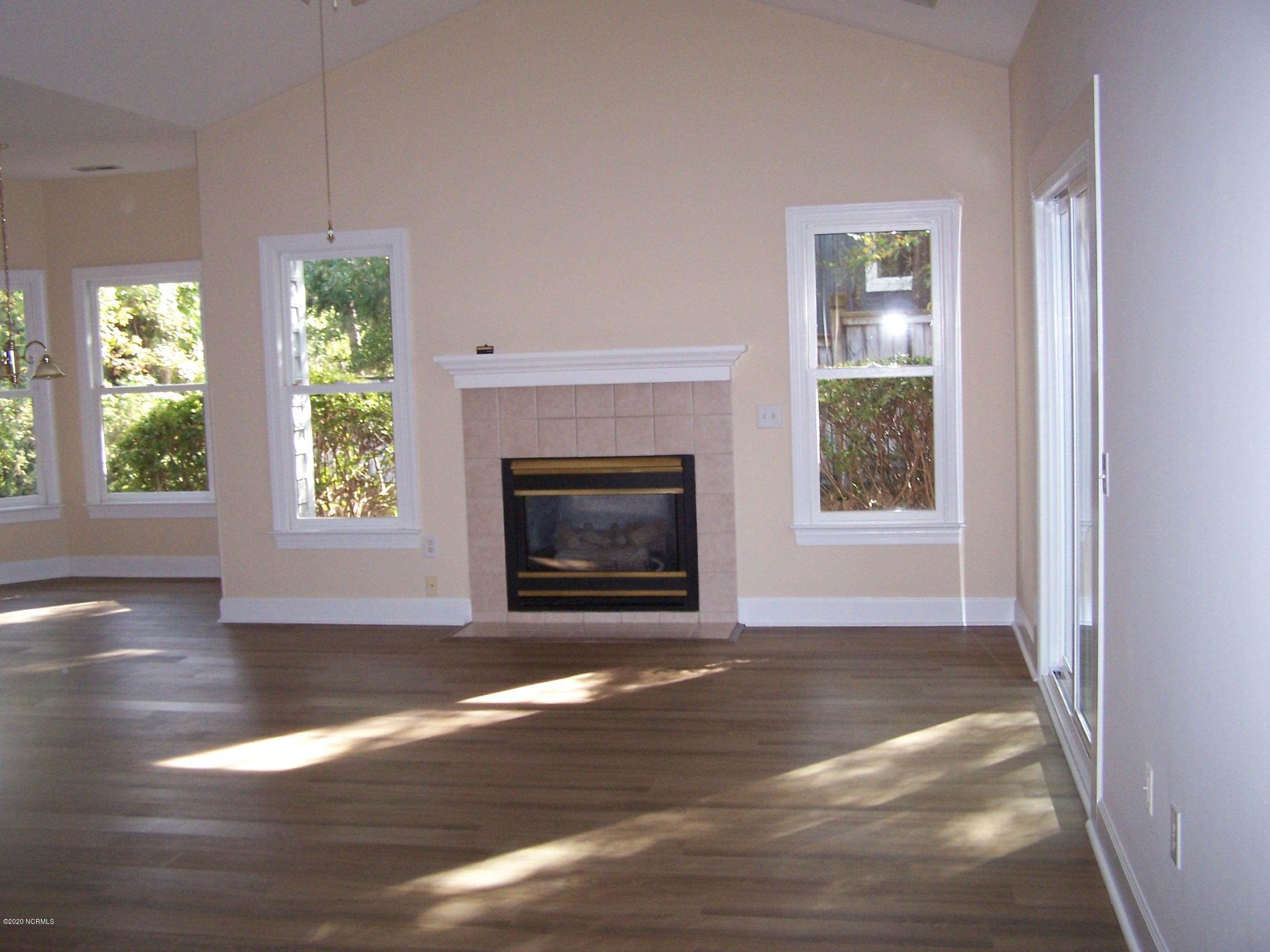 5634 Shell Rd Village Drive Wilmington, NC 28403 - Photo 6 of 19 101_6639