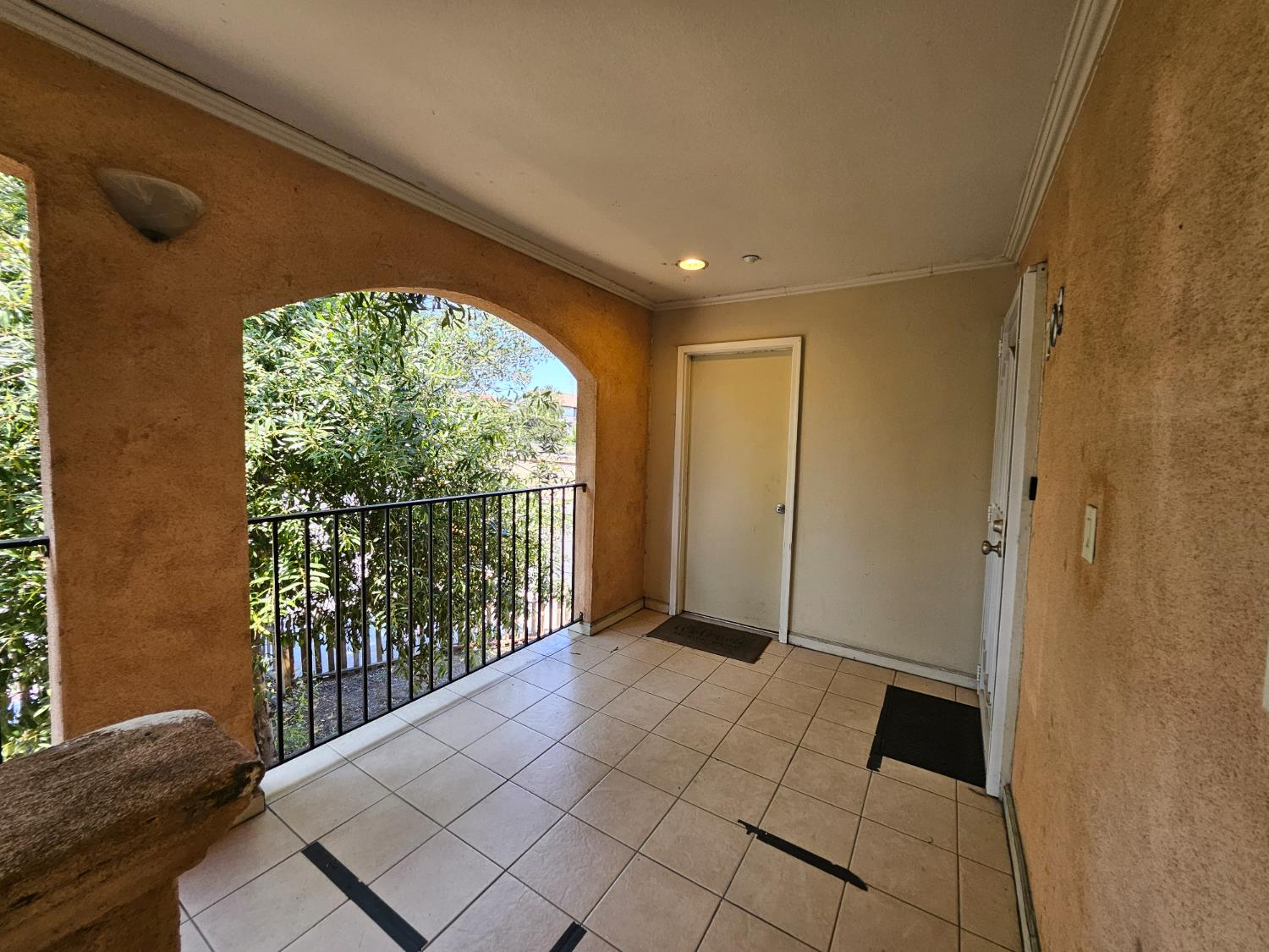 25231 Whitman Street, Unit 103 Hayward, CA 94544 - Photo 5 of 30 a view of entryway