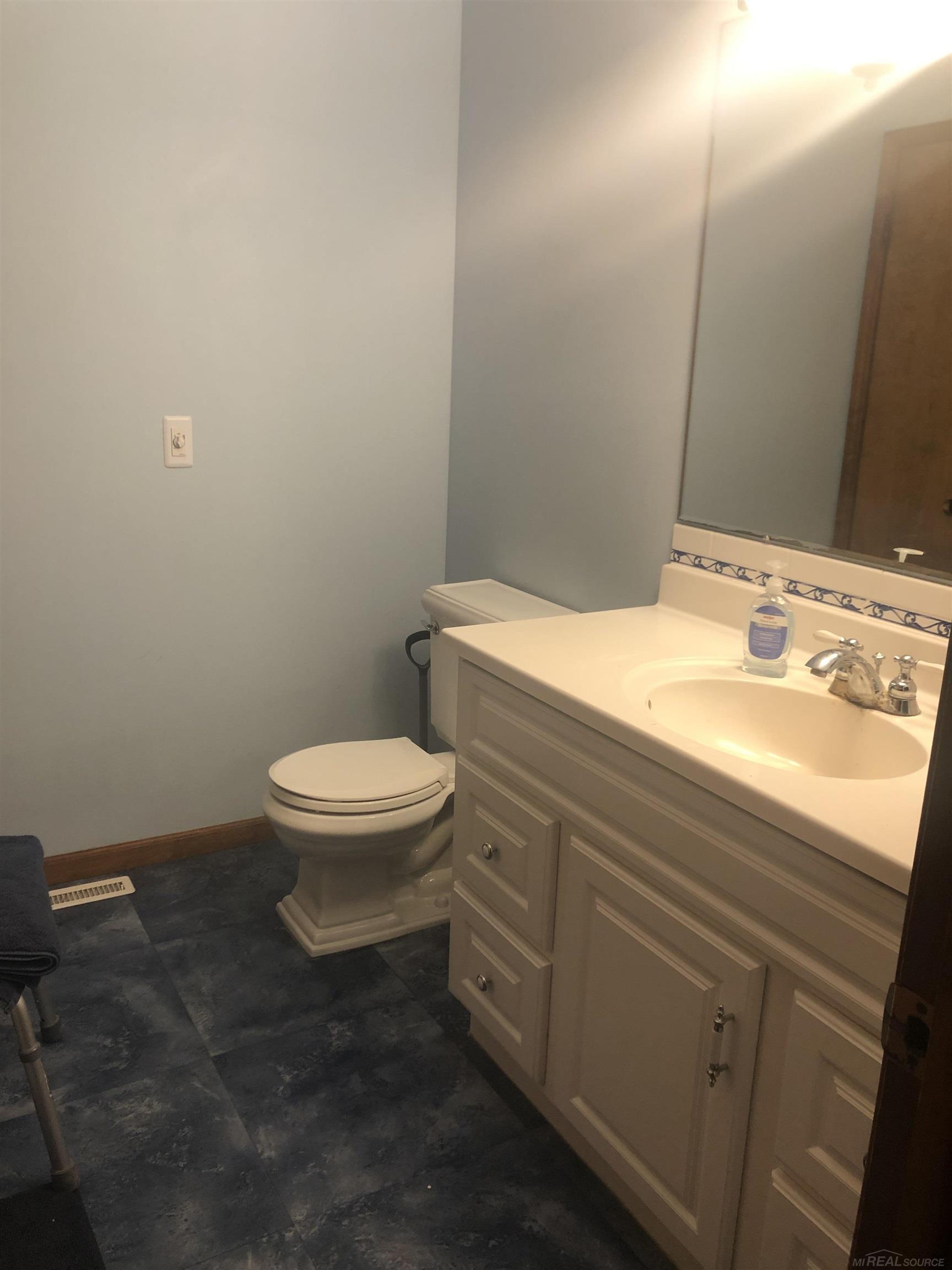 1400 North Isabella Road Mount Pleasant, MI 48858 - Photo 18 of 22 50188435-4bb2d573-b9b3-4cf6-a896-3001eeedf6e3.JPG
