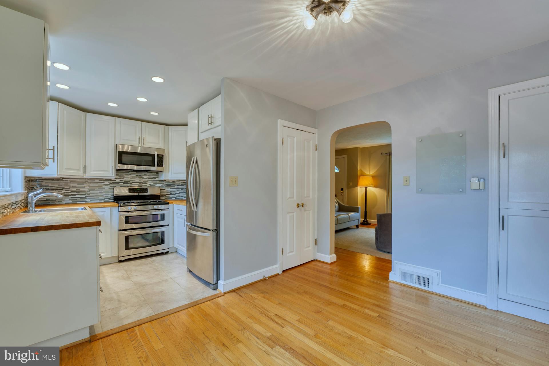 9925 Markham Street Silver Spring, MD 20901 - Photo 11 of 41