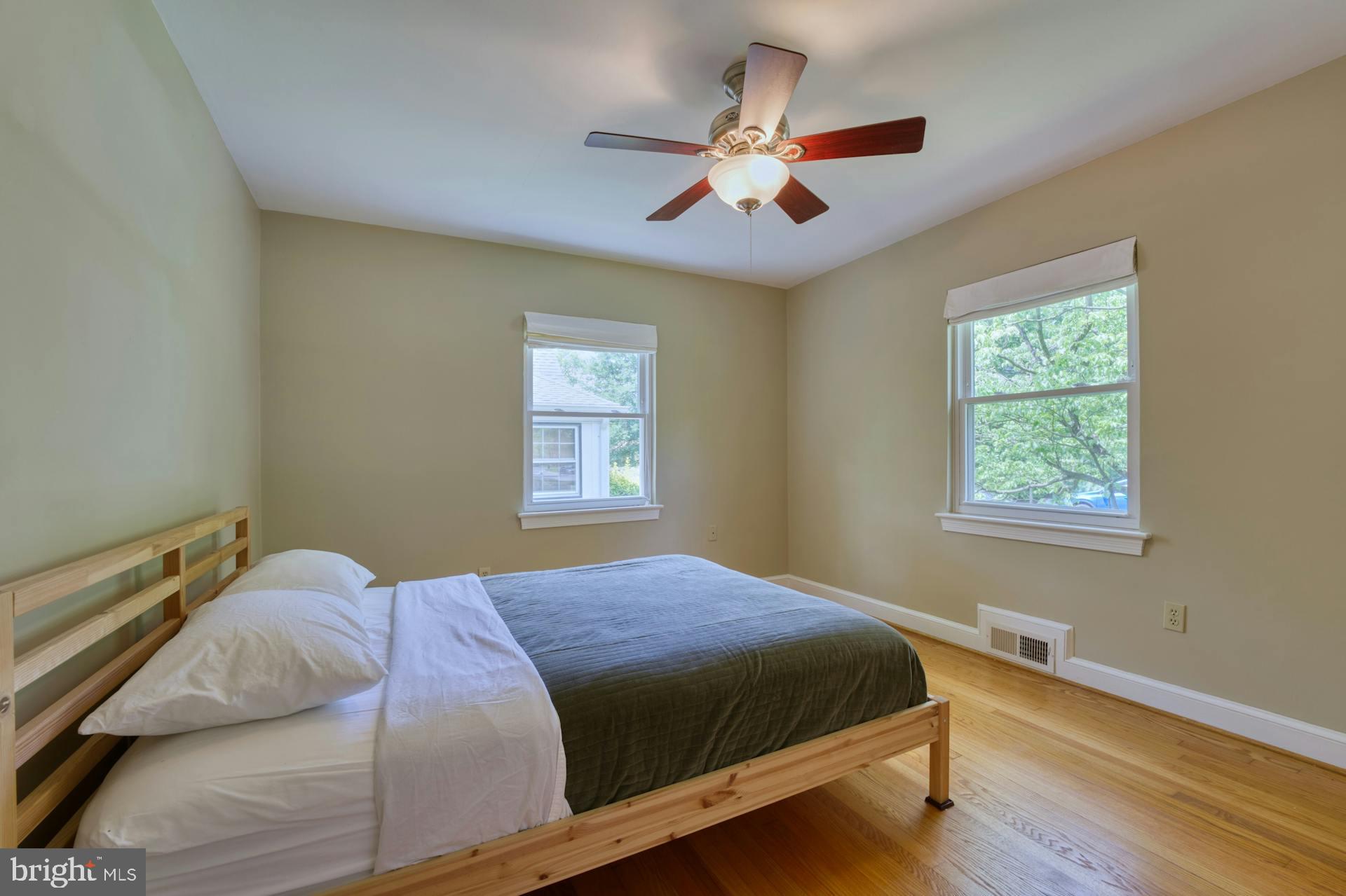 9925 Markham Street Silver Spring, MD 20901 - Photo 17 of 41 Bedroom 2 - main level