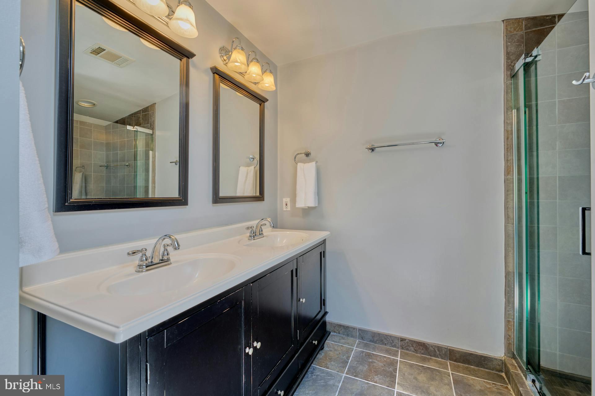 9925 Markham Street Silver Spring, MD 20901 - Photo 22 of 41 Primary Full Bath
