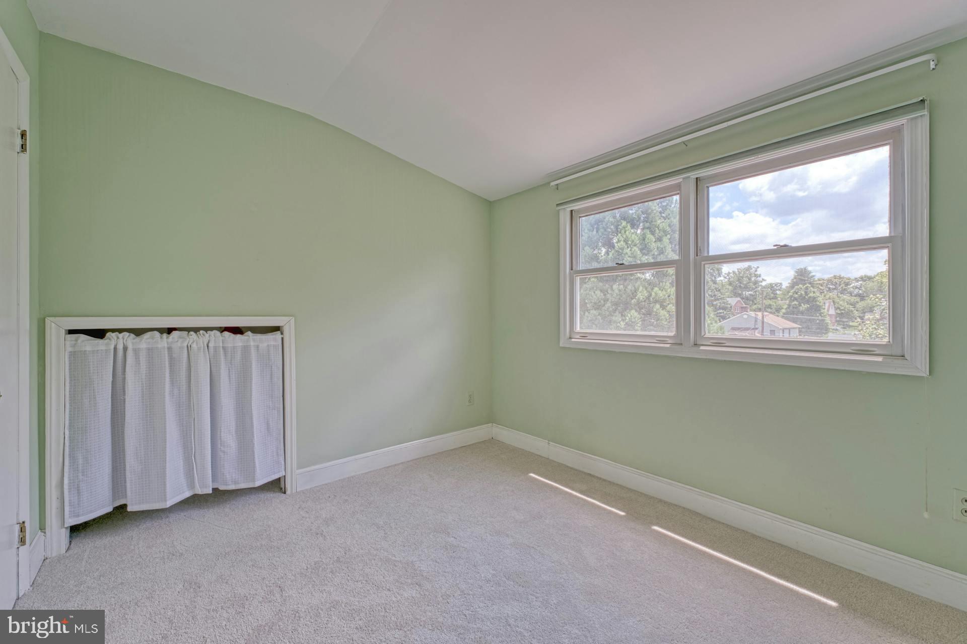 9925 Markham Street Silver Spring, MD 20901 - Photo 25 of 41 Bedroom 3 - upper level