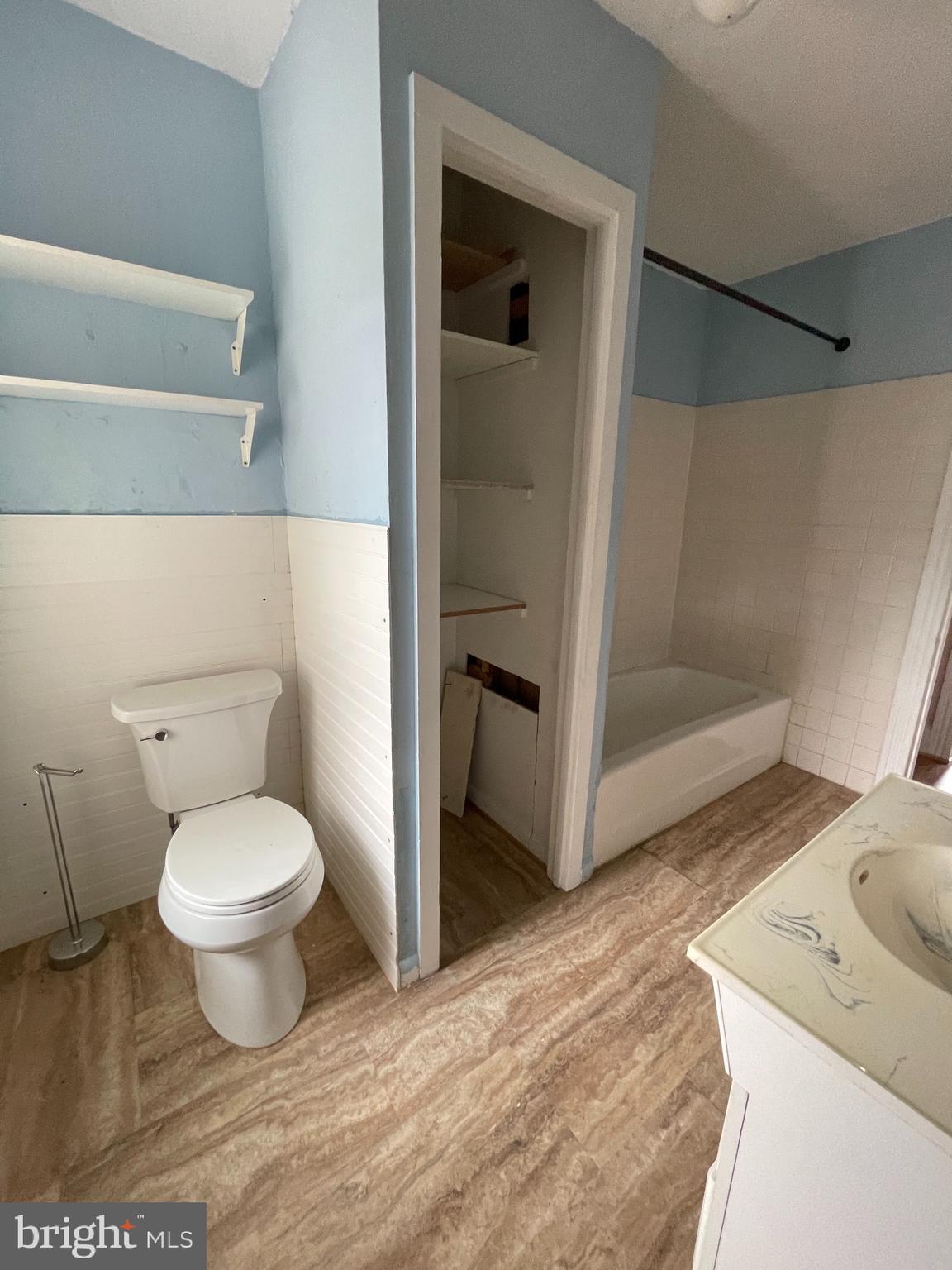 923 Locust Street Reading, PA 19604 - Photo 12 of 19 Gallery Image 12