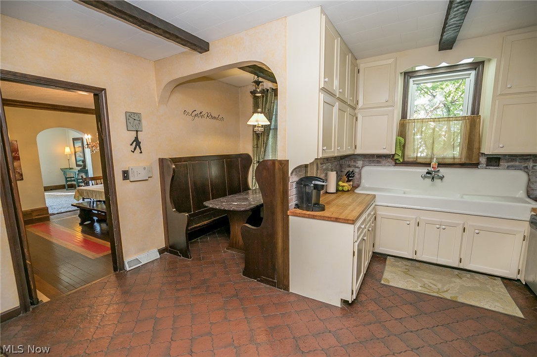5988 Pearl Road Parma Heights, OH 44130 - Photo 12 of 32 Gallery Image 12