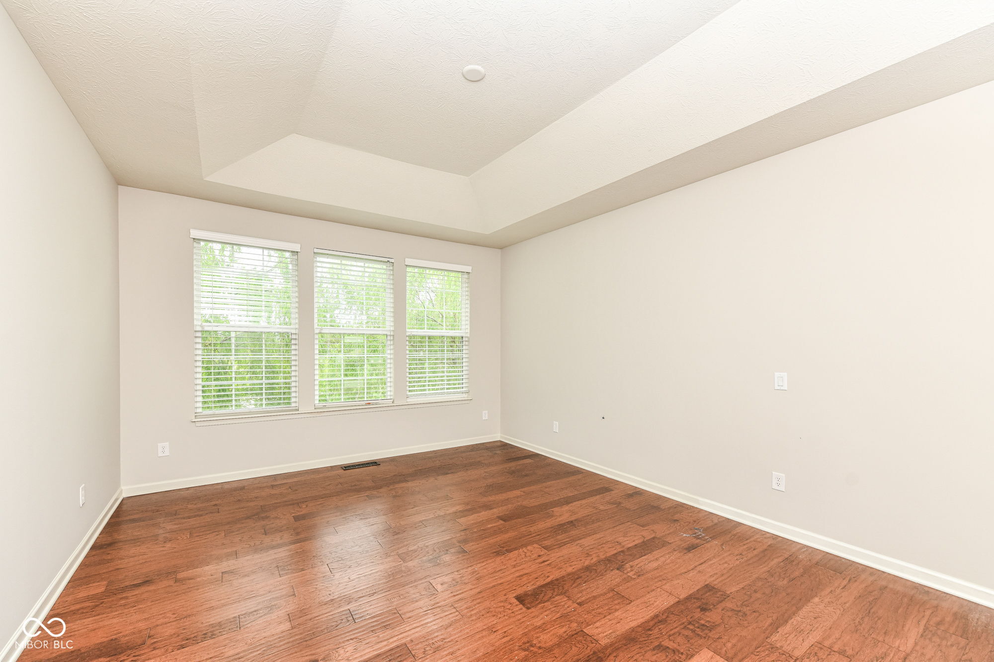 14375 Pendragon Way Fishers, IN 46037 - Photo 18 of 39