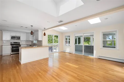 $925,000 | 20 Bullock Avenue, Barrington, RI 02806