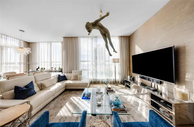 $1,995,000 | 1155 Brickell Bay Drive, Unit PH303, Miami, FL 33131