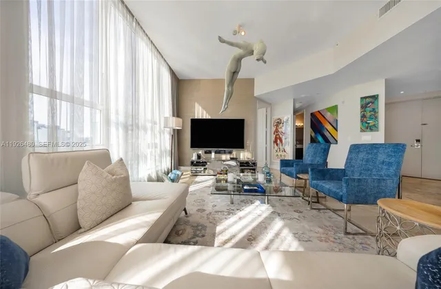 $1,995,000 | 1155 Brickell Bay Drive, Unit PH303, Miami, FL 33131