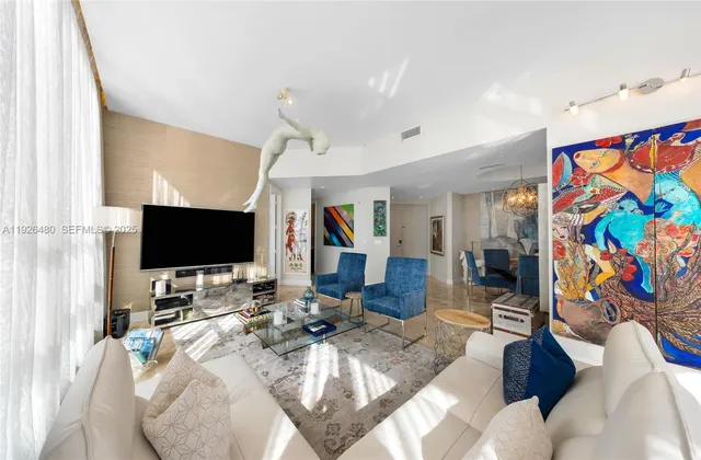$1,995,000 | 1155 Brickell Bay Drive, Unit PH303, Miami, FL 33131